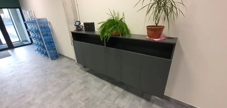 Mikrotīkls - Office Solutions īstenots mēbeļu projekts