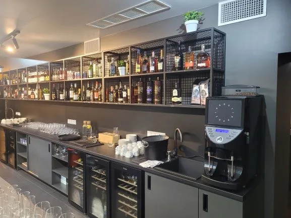 Restorāns "Akustika" (Valmiera) - Office Solutions īstenots mēbeļu projekts